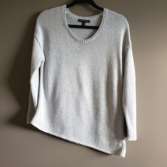 Banana Republic Grey Crew Neck Asymmetrical Sweater Medium - Picture 14 of 14